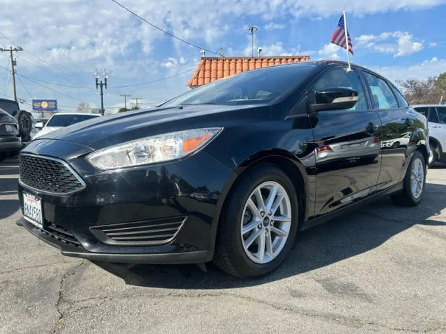 2017 Ford Focus SE FWD photo