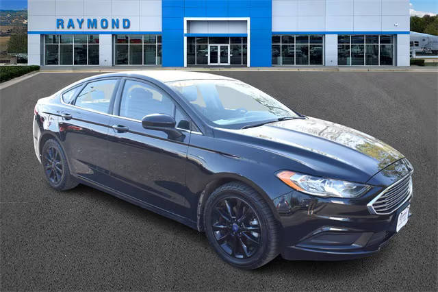 2017 Ford Fusion SE FWD photo