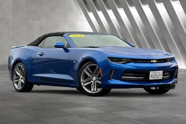 2017 Chevrolet Camaro 1LT RWD photo
