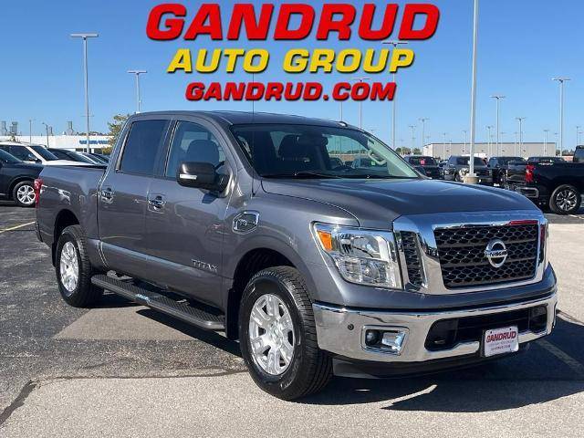 2017 Nissan Titan SV 4WD photo