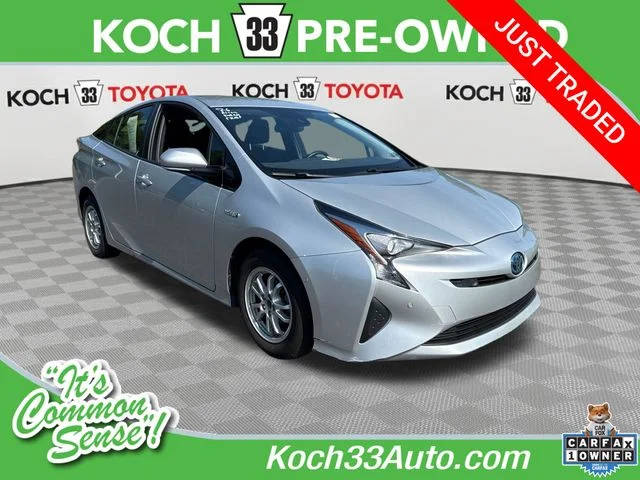 2017 Toyota Prius Three FWD photo