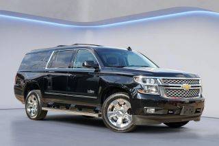 2017 Chevrolet Suburban LT RWD photo
