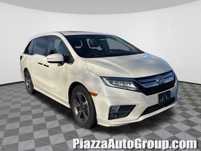 2018 Honda Odyssey Touring FWD photo