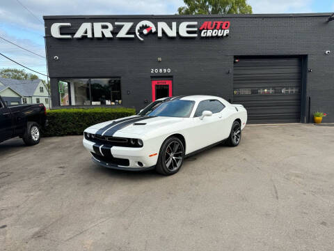 2017 Dodge Challenger SXT RWD photo