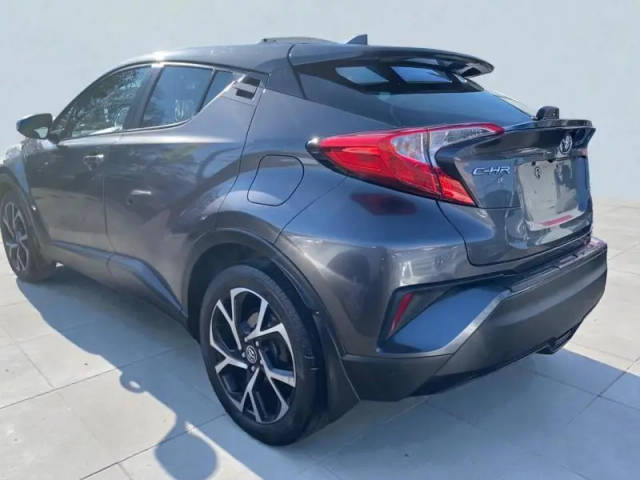 2018 Toyota C-HR XLE FWD photo