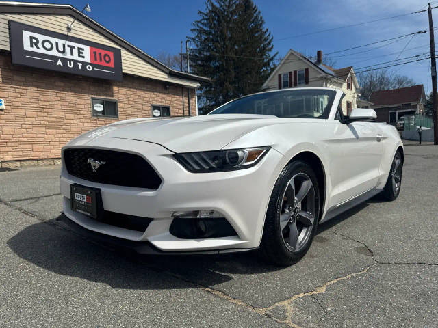 2017 Ford Mustang V6 RWD photo