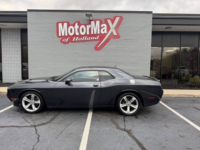 2017 Dodge Challenger R/T RWD photo