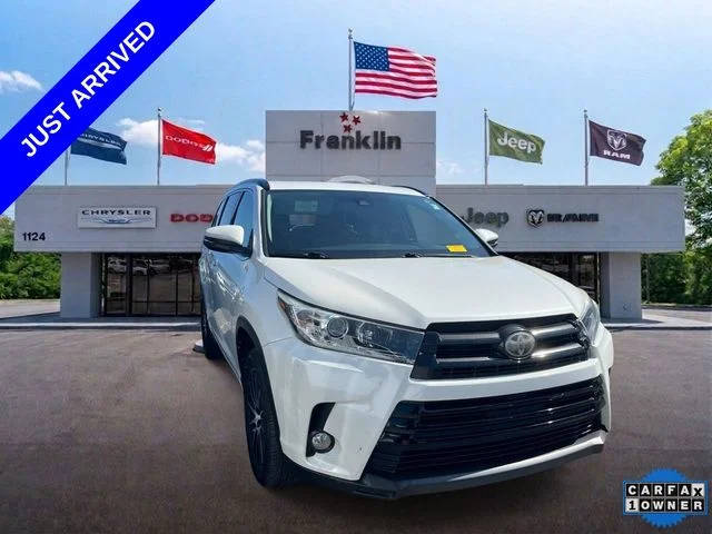 2017 Toyota Highlander SE FWD photo
