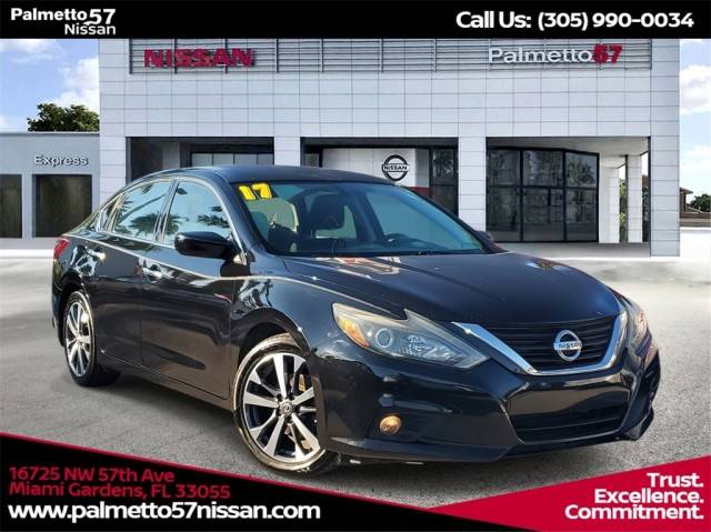 2017 Nissan Altima 2.5 SR FWD photo