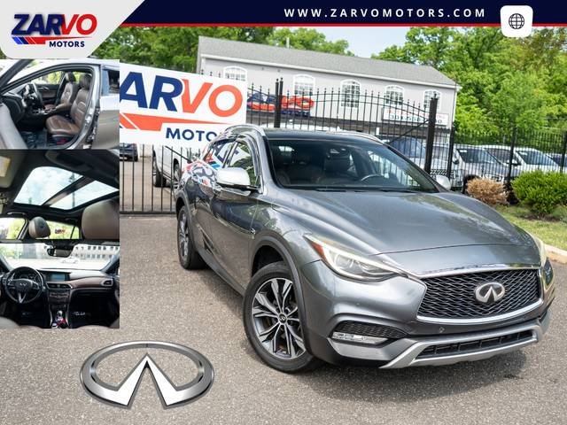 2018 Infiniti QX30 Premium AWD photo