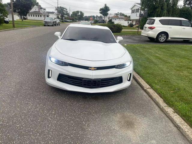 2017 Chevrolet Camaro 1LT RWD photo