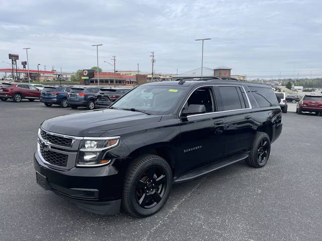 2017 Chevrolet Suburban LT RWD photo