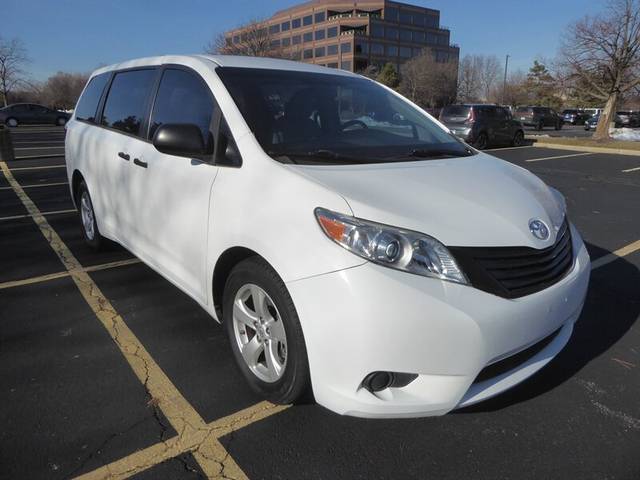 2017 Toyota Sienna L FWD photo