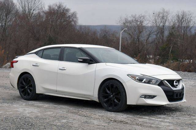 2017 Nissan Maxima SR FWD photo