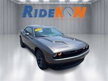 2016 Dodge Challenger SXT RWD photo