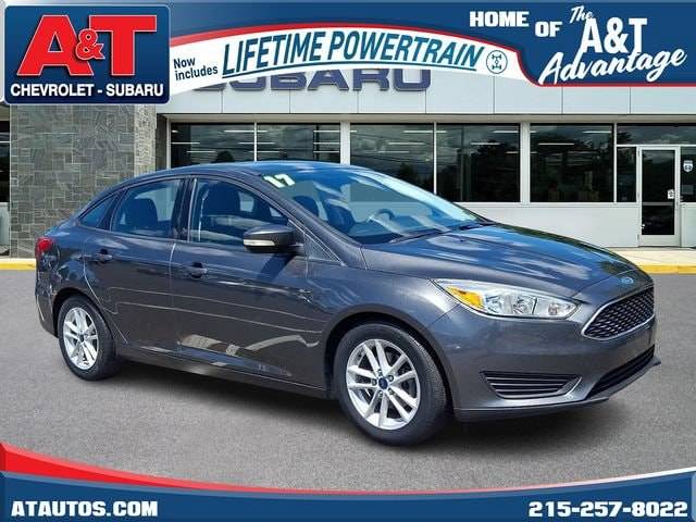 2017 Ford Focus SE FWD photo