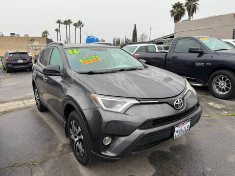 2016 Toyota RAV4 LE AWD photo