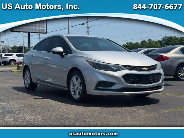 2017 Chevrolet Cruze LT FWD photo