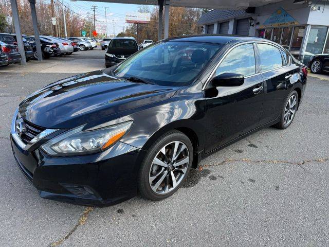 2017 Nissan Altima 2.5 SR FWD photo