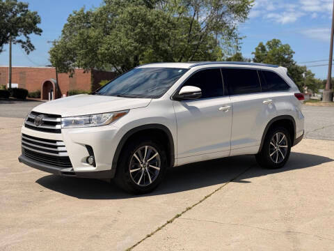 2017 Toyota Highlander XLE FWD photo