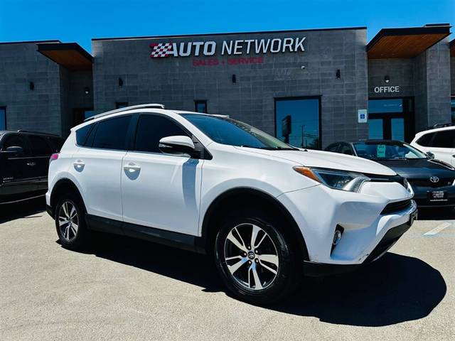 2017 Toyota RAV4 XLE FWD photo