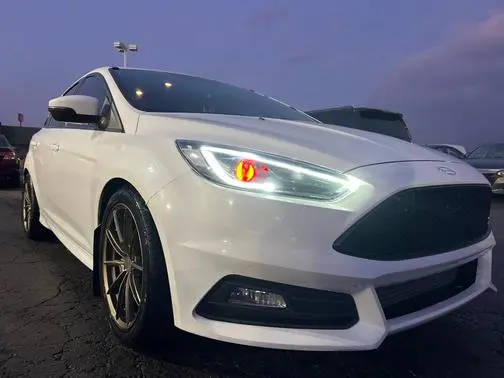 2017 Ford Focus ST FWD photo