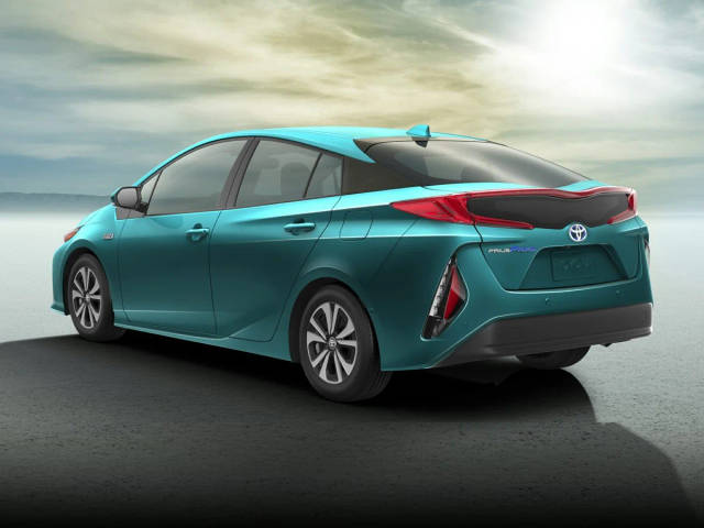 2017 Toyota Prius Prime Advanced FWD photo