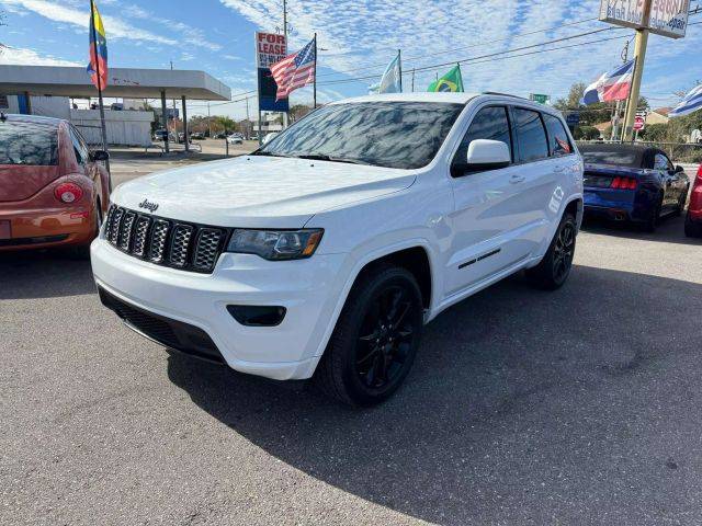 2017 Jeep Grand Cherokee Altitude 4WD photo