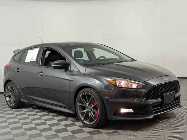 2017 Ford Focus ST FWD photo