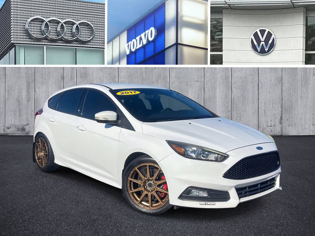 2017 Ford Focus ST FWD photo