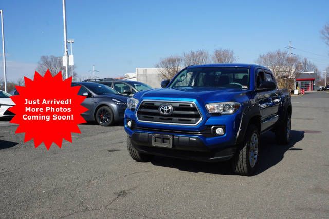 2017 Toyota Tacoma SR5 4WD photo