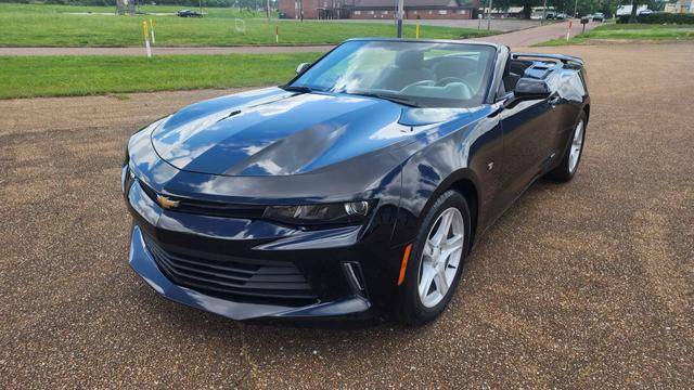 2017 Chevrolet Camaro 1LT RWD photo