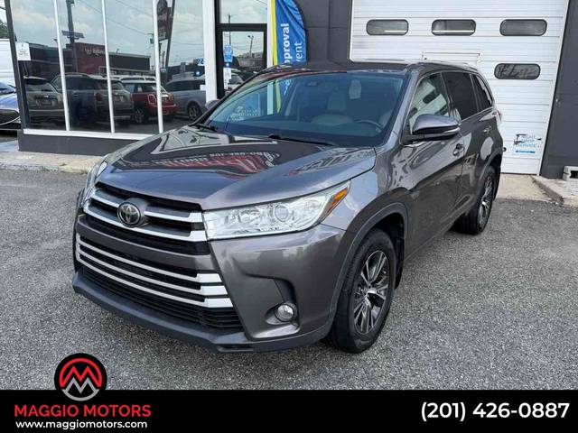 2017 Toyota Highlander LE Plus AWD photo