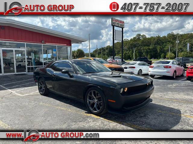 2017 Dodge Challenger SXT Plus RWD photo