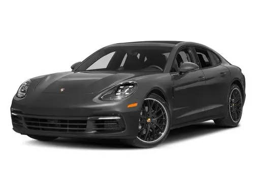2017 Porsche Panamera  RWD photo
