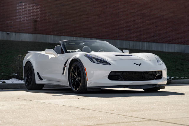 2017 Chevrolet Corvette Grand Sport 1LT RWD photo