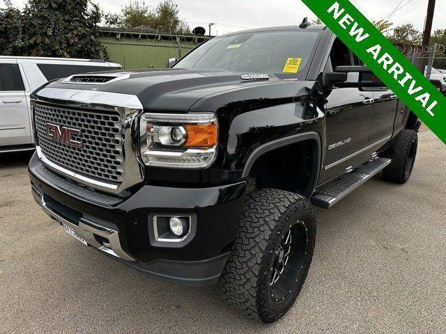 2017 GMC Sierra 2500HD Denali 4WD photo