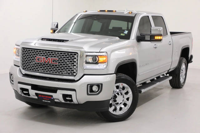 2017 GMC Sierra 2500HD Denali 4WD photo