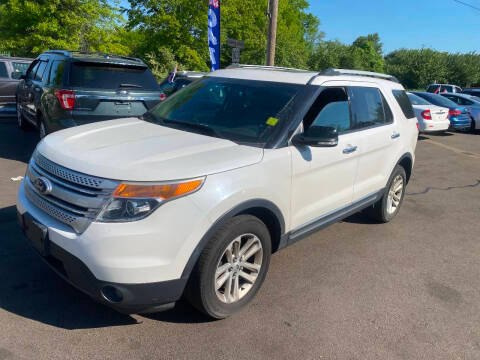 2015 Ford Explorer XLT 4WD photo