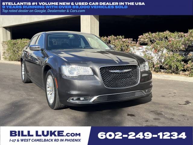 2016 Chrysler 300 300C RWD photo