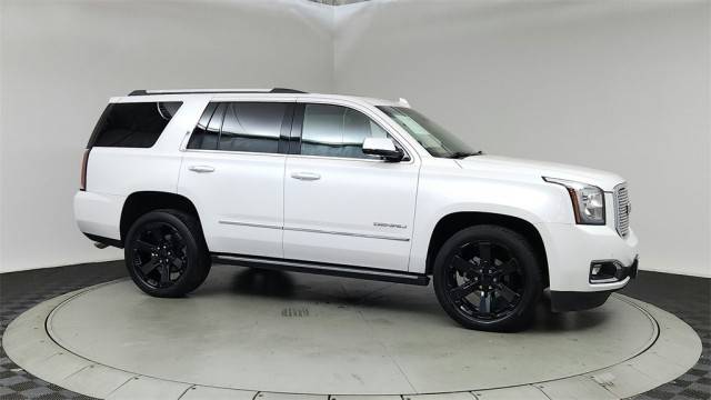 2017 GMC Yukon Denali 4WD photo