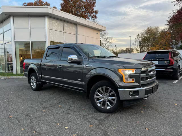 2017 Ford F-150 Lariat 4WD photo