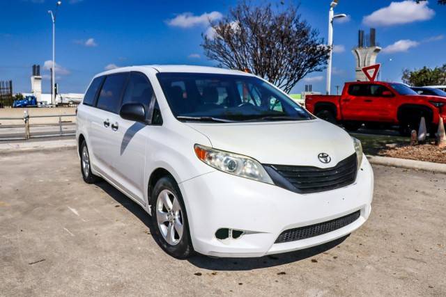 2017 Toyota Sienna L FWD photo