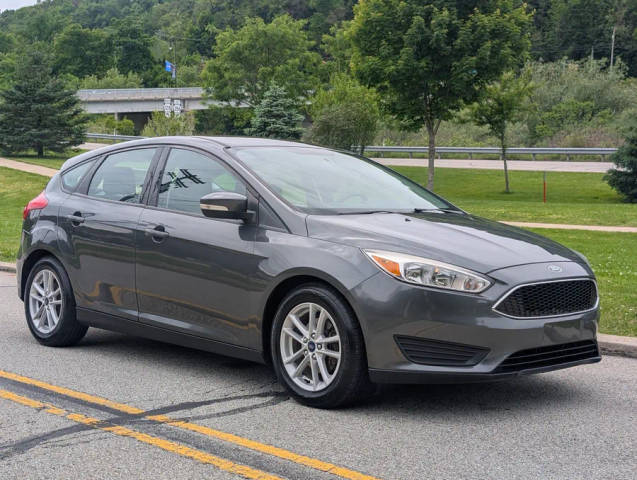 2017 Ford Focus SE FWD photo