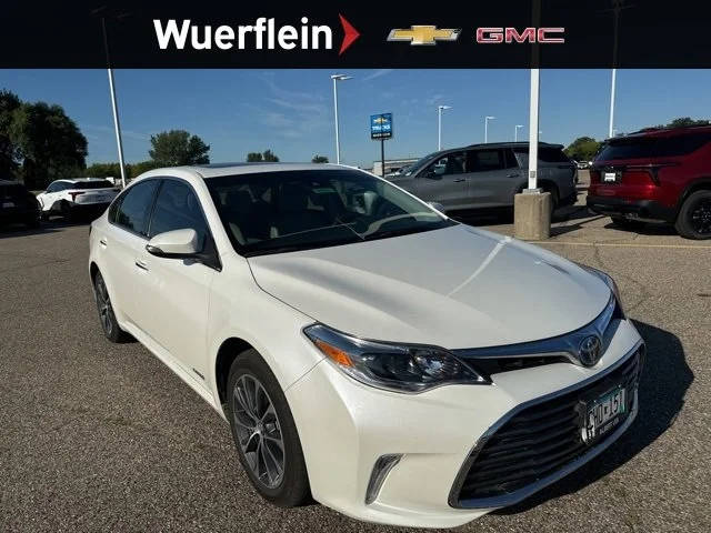 2018 Toyota Avalon Hybrid XLE Premium FWD photo