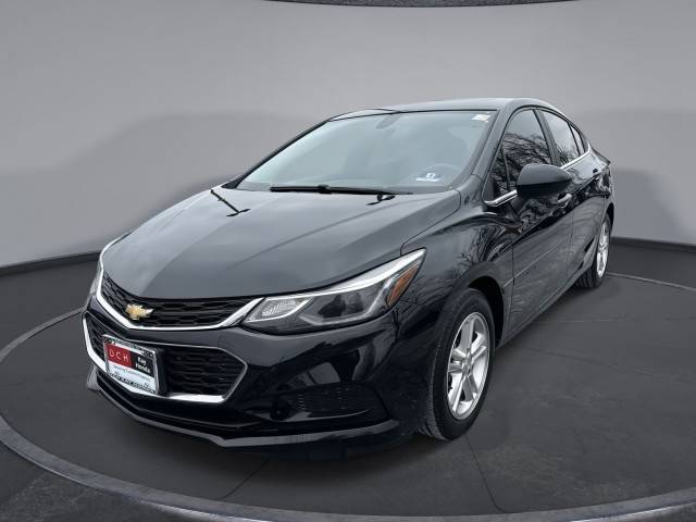 2017 Chevrolet Cruze LT FWD photo