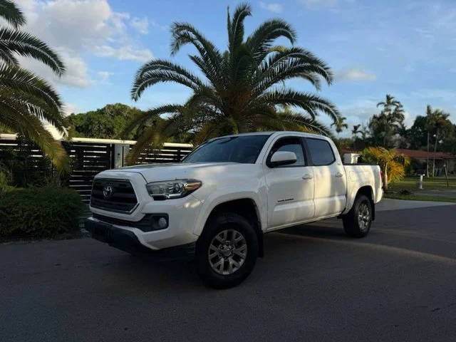 2017 Toyota Tacoma SR5 RWD photo