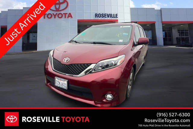 2017 Toyota Sienna SE FWD photo