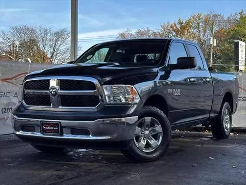 2017 Ram 1500 SLT 4WD photo