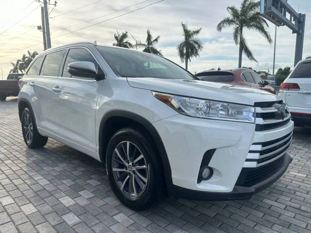 2017 Toyota Highlander XLE FWD photo